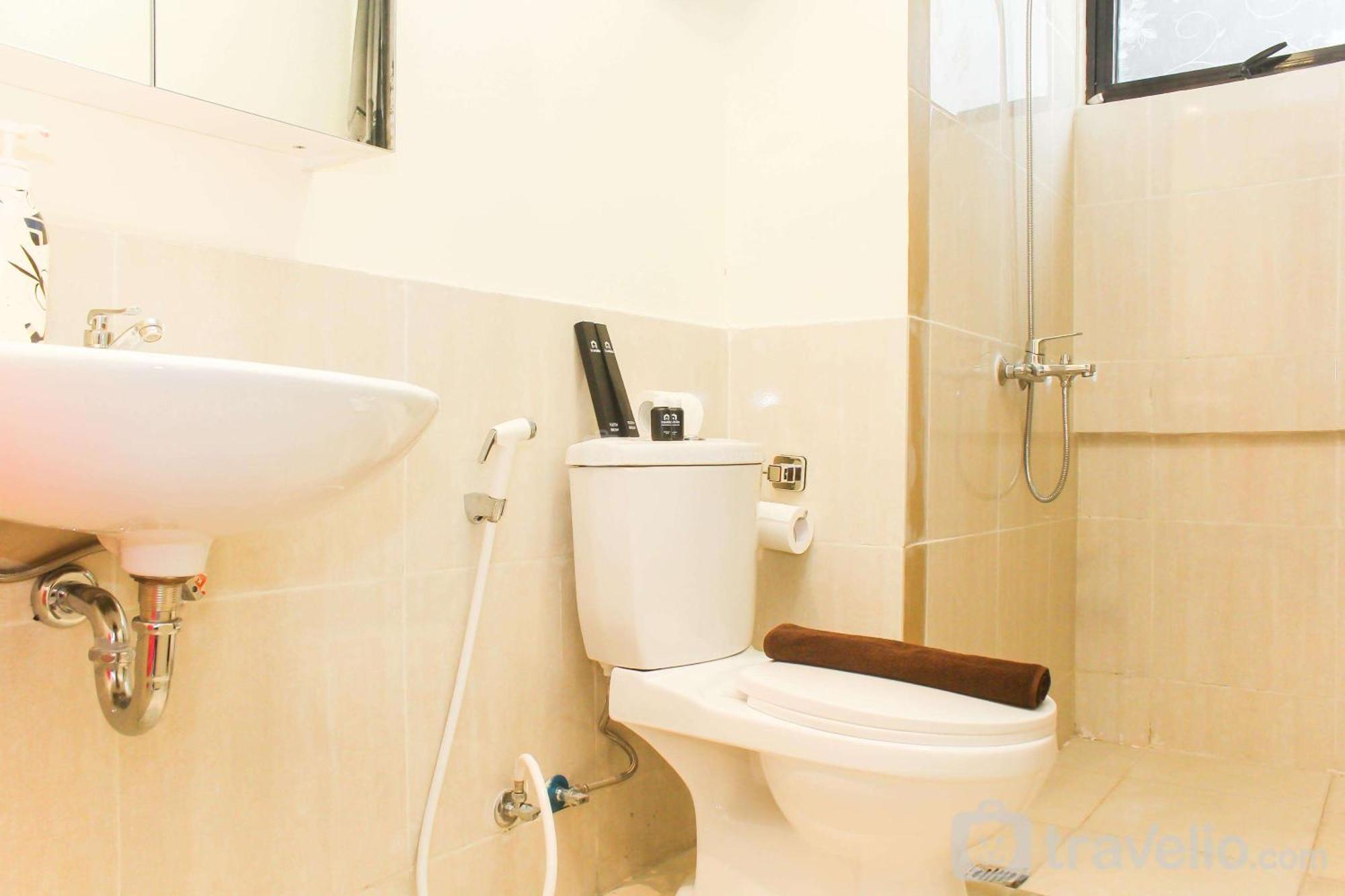 Apartemen Comfortable 2br With Study At Meikarta By Travelio