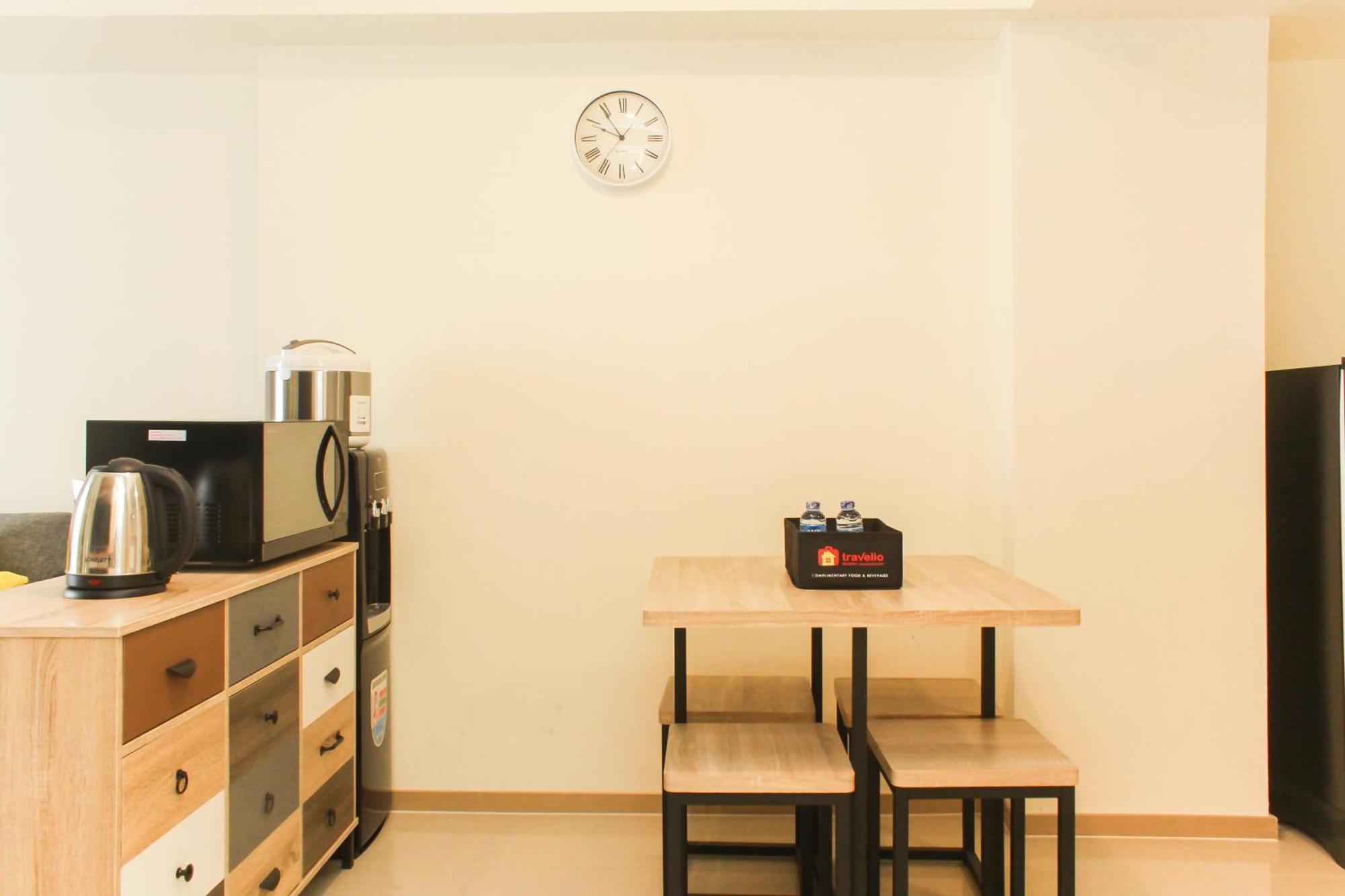 Comfortable 2br With Study At Meikarta By Travelio * Bekasi